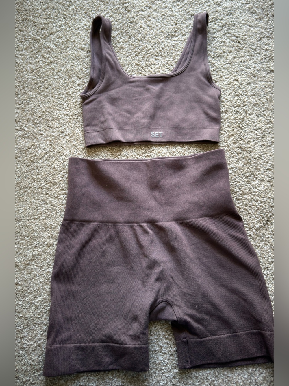 Set Active Box Cut Sports Bra and Shorts